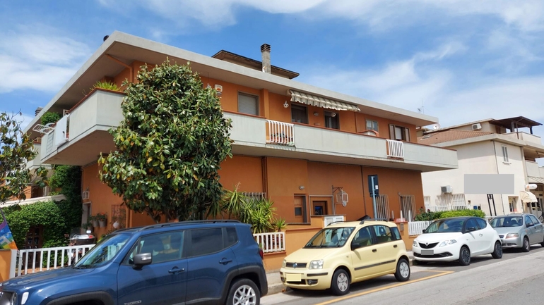 Foto immobile Via Davide Lazzeretti - Immobiliare BROKER 552 Grosseto